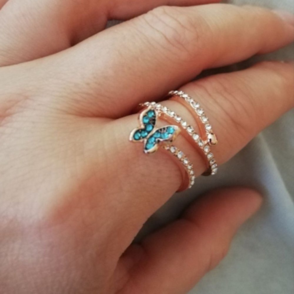 ✨🦋 Rosegold tone butterfly ring🦋✨ - Picture 4 of 6